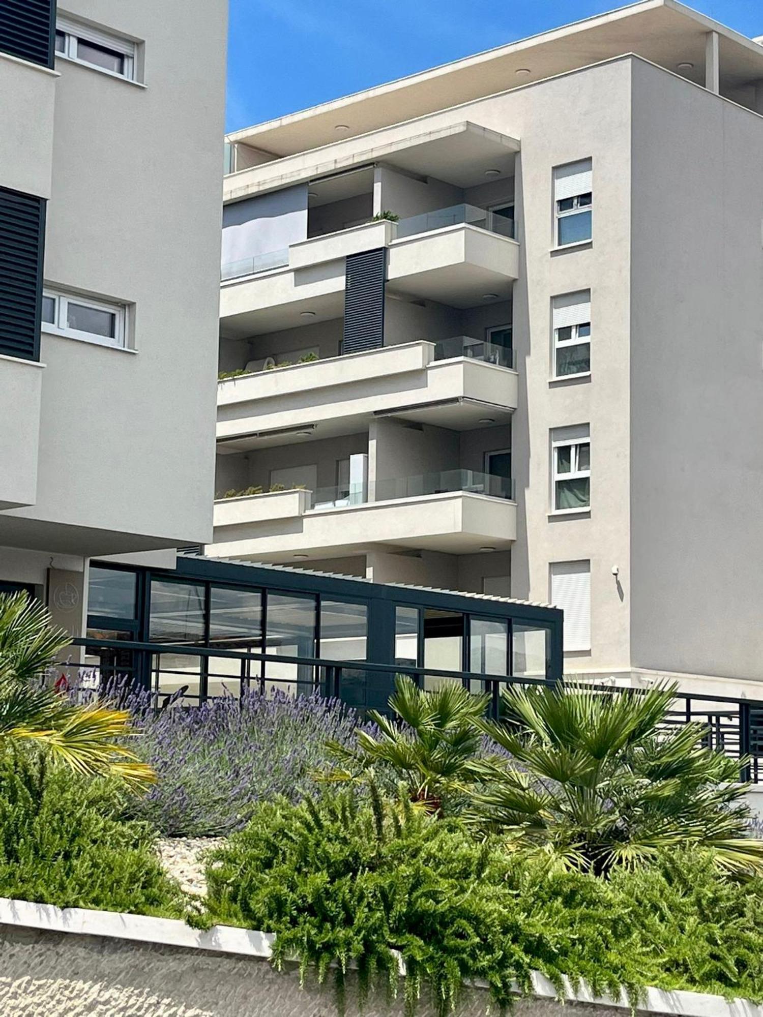 Luxury Apartment Rinos - Free Garage Parking Split Dış mekan fotoğraf